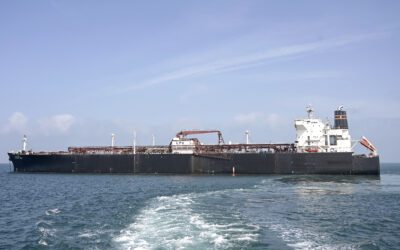 Oil tanker in Strait of Hormuz — Gulf states race to bypass chokepoint