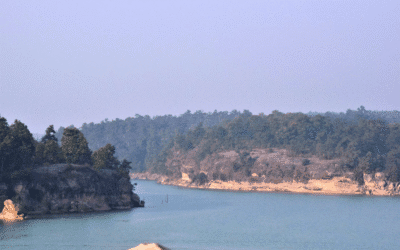 Hasdeo River flowing through Hasdeo Aranya forest in Chhattisgarh