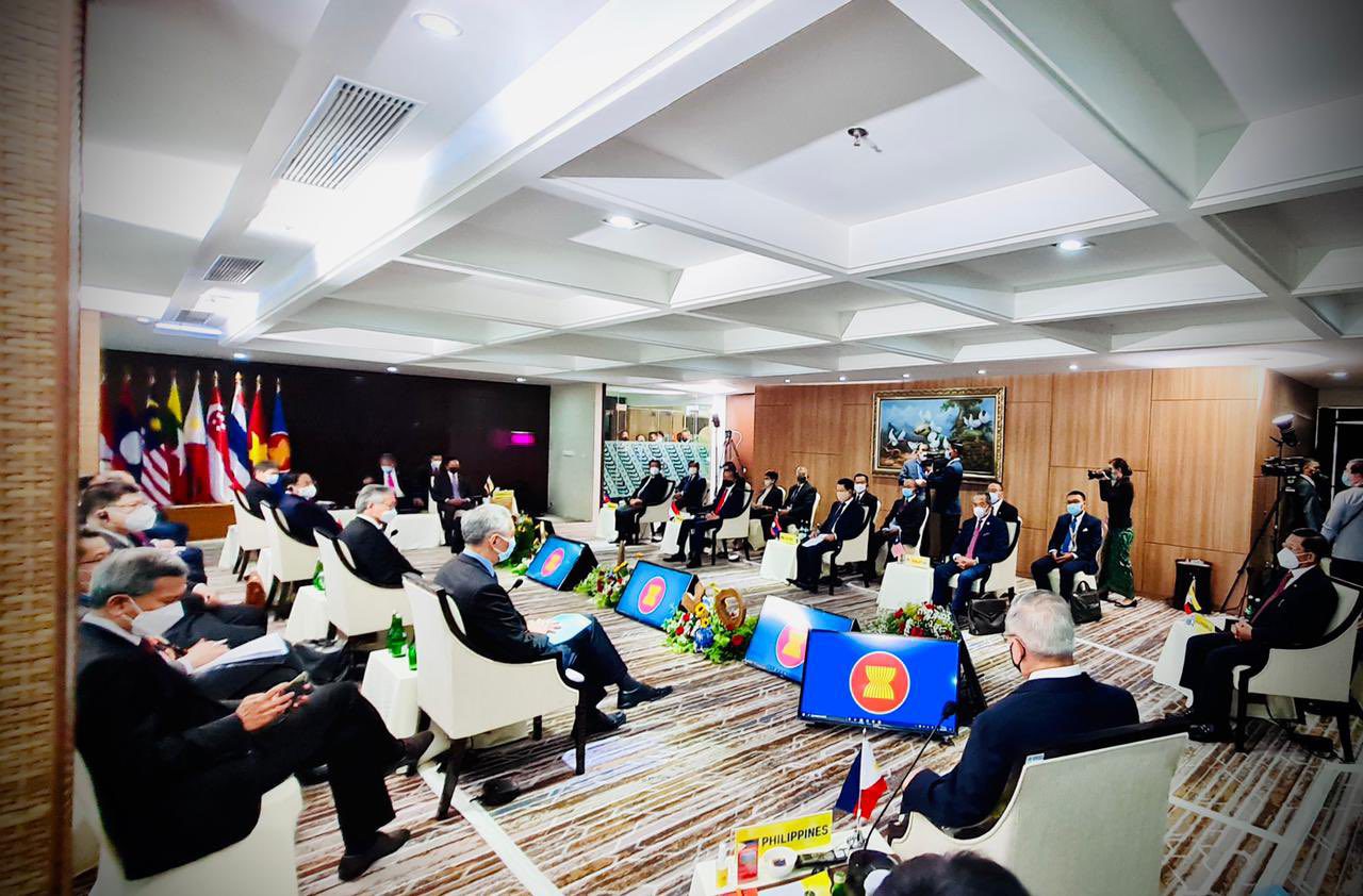 Myanmar leader Min Aung Hlaing attending a regional diplomatic summit