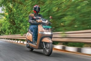 Delhi EV Policy 2.0: Only Electric Two-Wheelers From 2028 — Auto Industry vs Clean Air Rights