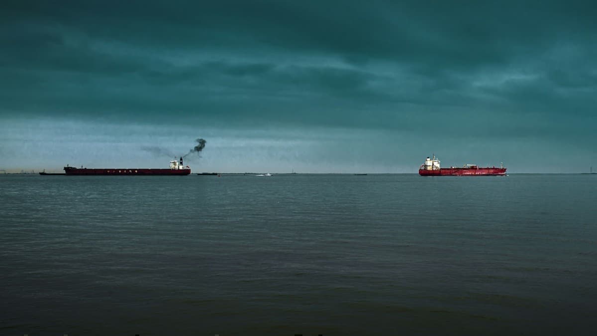 Oil tanker carrying Russian crude near loading port