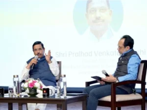 PM Surya Ghar Hits 40 Lakh Installs; DCR Mandate May Slow Rollout