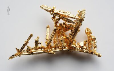 Gold bars and jewellery representing gold-backed lending