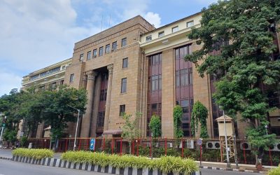 The Reserve Bank of India headquarters building in Mumbai seen from the street