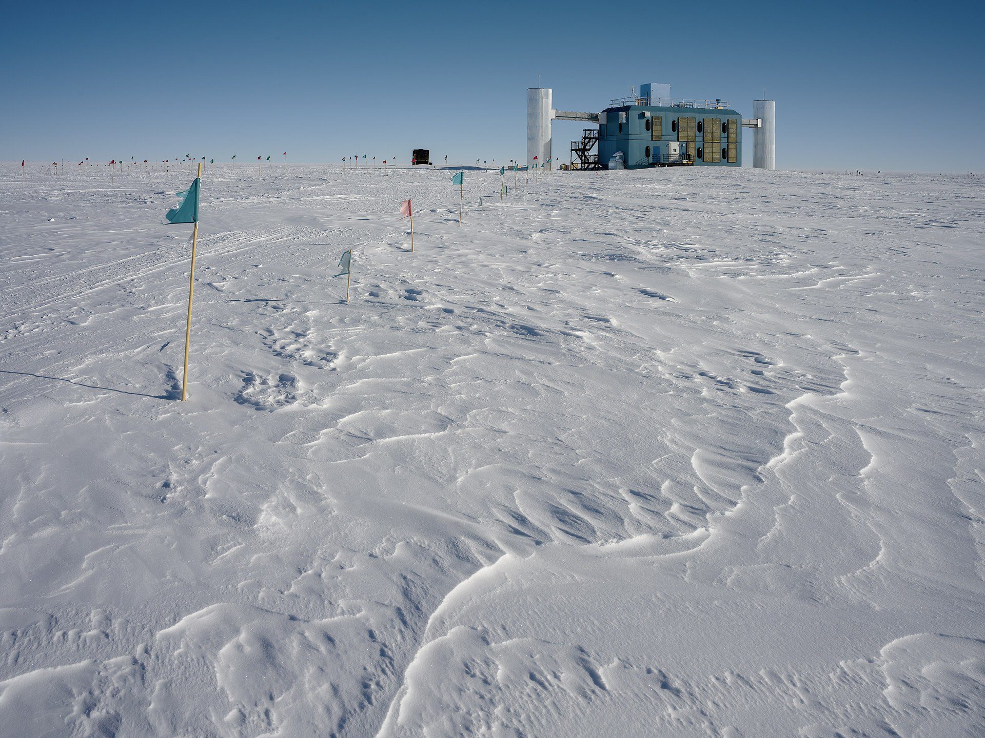The IceCube Neutrino Observatory laboratory at the South Pole